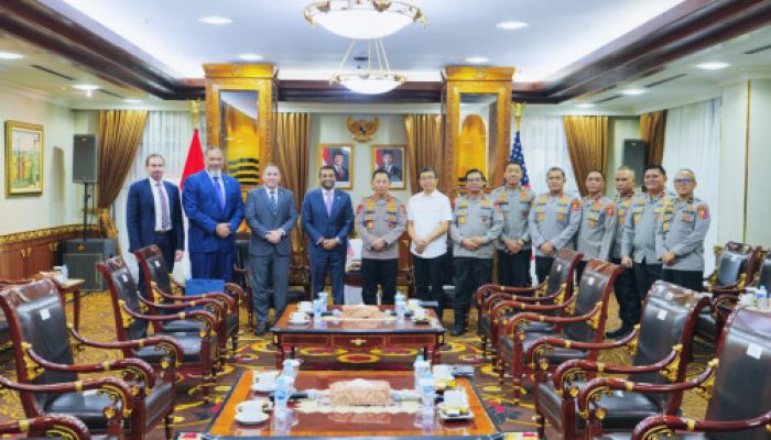 Kapolri Terima Audiensi Direktur FBI, Perkuat Kerja Sama Penanggulangan Kejahatan Transnasional