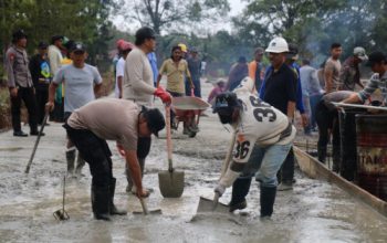 Gotong Royong Bersama Satgas Ops Damai Cartenz, Warga Mimika Rasakan Manfaat Akses Pemakaman yang Lebih Baik