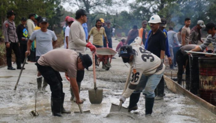 Gotong Royong Bersama Satgas Ops Damai Cartenz, Warga Mimika Rasakan Manfaat Akses Pemakaman yang Lebih Baik