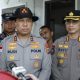 Kapolda NTT Tinjau Rumah Warga Terdampak Gempa, Salurkan Bantuan Sosial