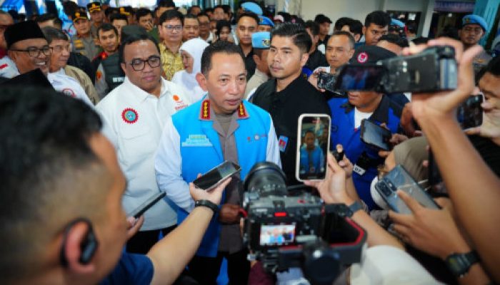KAPOLRI DORONG BURUH-PENGUSAHA TERUS DIALOG: KESEJAHTERAAN PEKERJA DAN DUNIA USAHA KEPENTINGAN BERSAMA