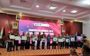 Bukan Sekadar Piagam, Bupati Kaur Raih Jamsostek Award 2026 Terbaik II Se-Bengkulu