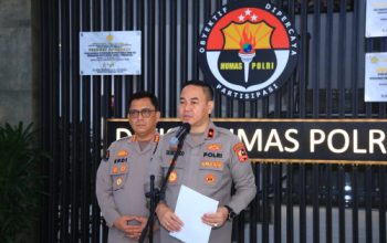 Di Hari Kemerdekaan, Polri Serentak Gerakkan 44 Truk Bantuan untuk Masyarakat Terdampak Gempa Flores