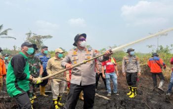 Polri Bersama TNI dan Stakeholder Gerak Cepat Tangani Karhutla di Sarolangun